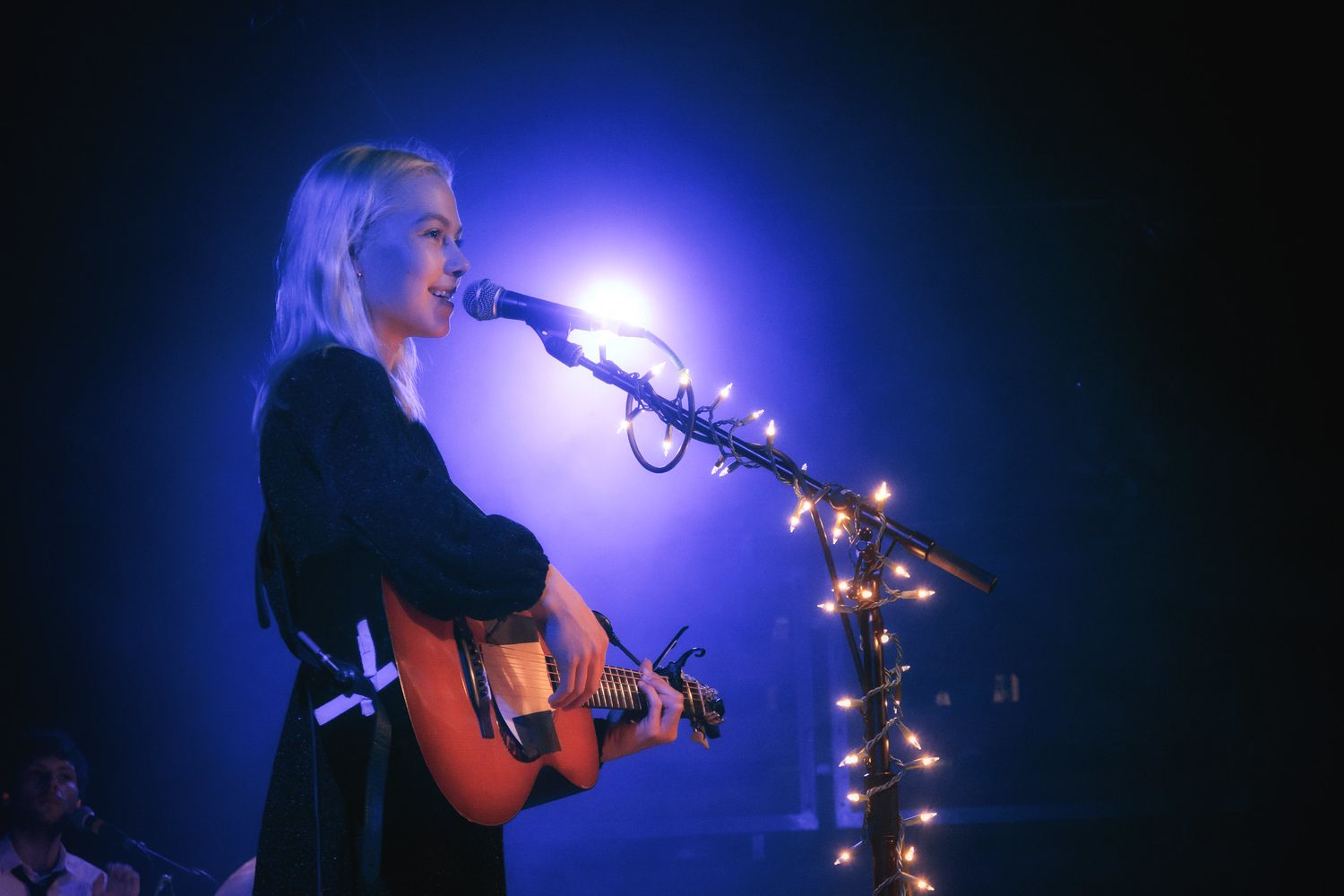 Phoebe Bridgers Live aus der Badewanne bei Kimmel Live